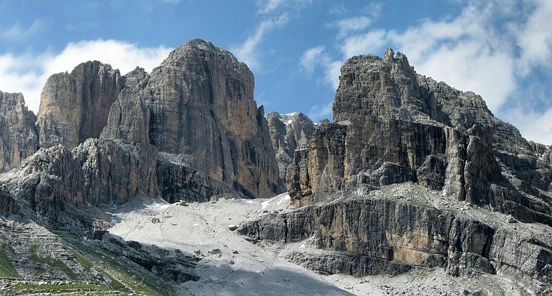 IMG_0288 Panorama.jpg - Panorama salendo verso il rifugio Agostini